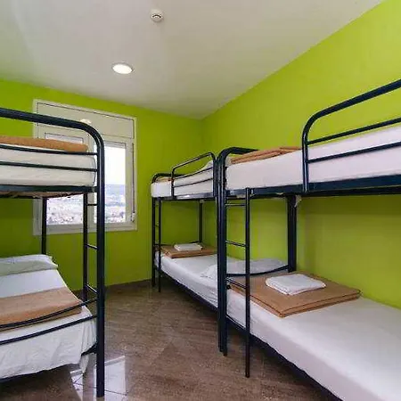 巴塞罗那迈洛青年旅馆 旅馆 *