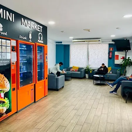 巴塞罗那迈洛青年旅馆 旅馆 *