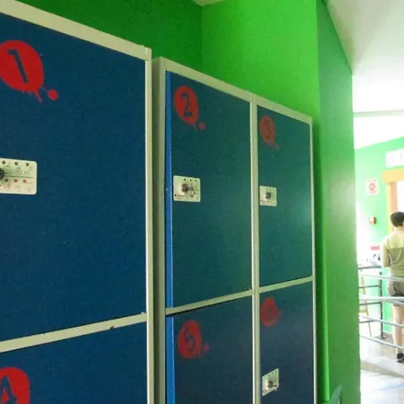 巴塞罗那迈洛青年旅馆 旅馆 *