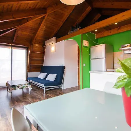 巴塞罗那迈洛青年旅馆 旅馆 *