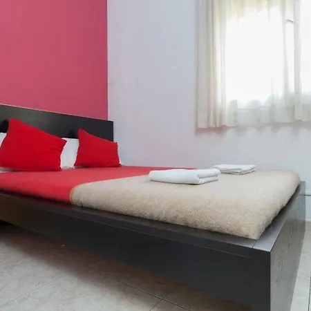 旅馆 巴塞罗那迈洛青年旅馆 *